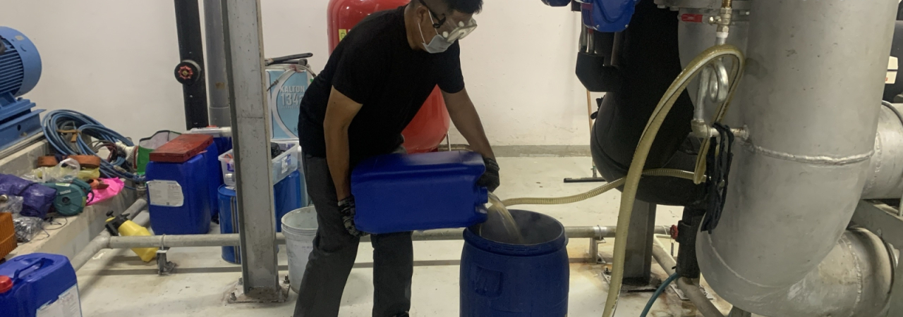 Dự án: Bảo trì định kỳ, vệ sinh bình ngưng tụ bằng hóa chất chuyên dụng cho chiller ly tâm.
